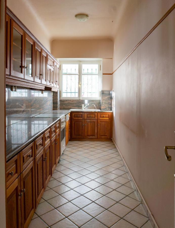 Hadrians Den In Heart Of Plaka By Jj Hospitality Apartamento Atenas Exterior foto